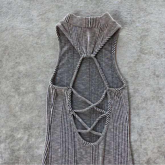 Windsor knitted striped open back midi dress - Picture 3 of 3